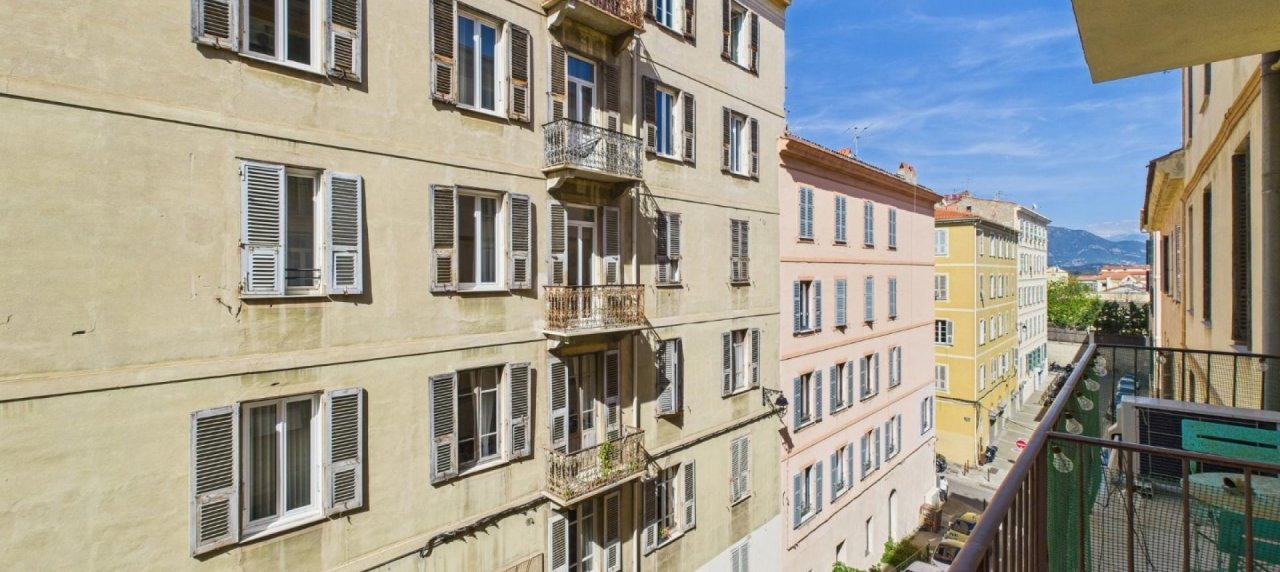 F4 A VENDRE RUE GENERAL LEVIE