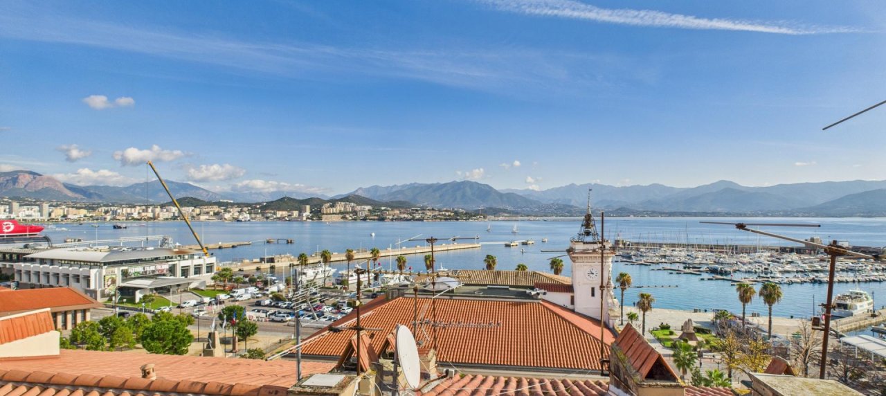 F4 A VENDRE AVENUE ANTOINE SERAFINI 