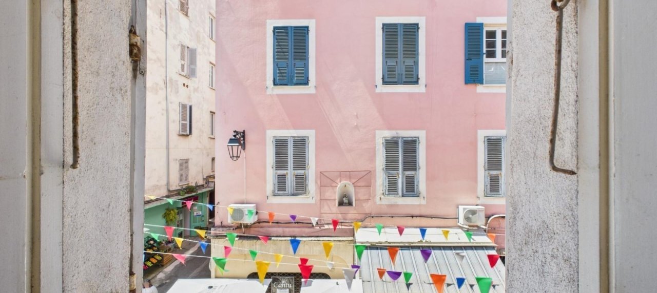 A vendre F5 DUPLEX Centre Ville à Ajaccio - Rue Fesch