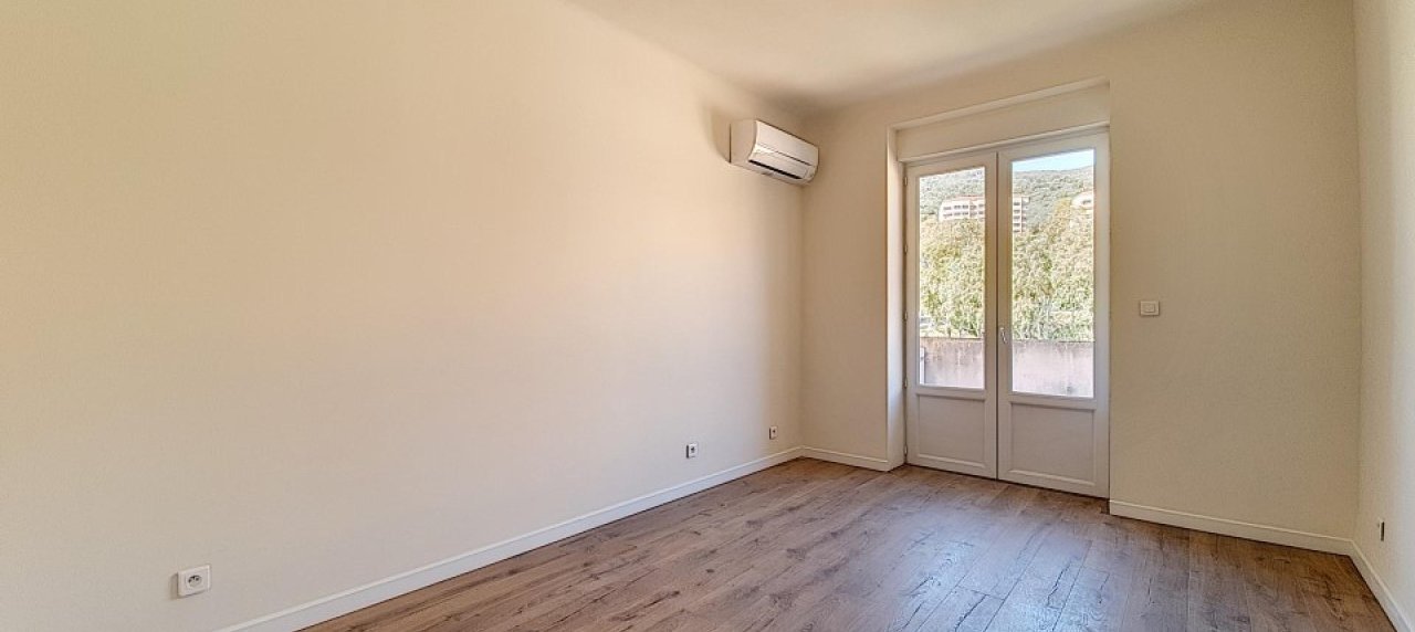 F5 DUPLEX REFAIT A NEUF, MAGNIFIQUE VUE SUR LA MER, PROCHE PLAGE ET COMMODITES