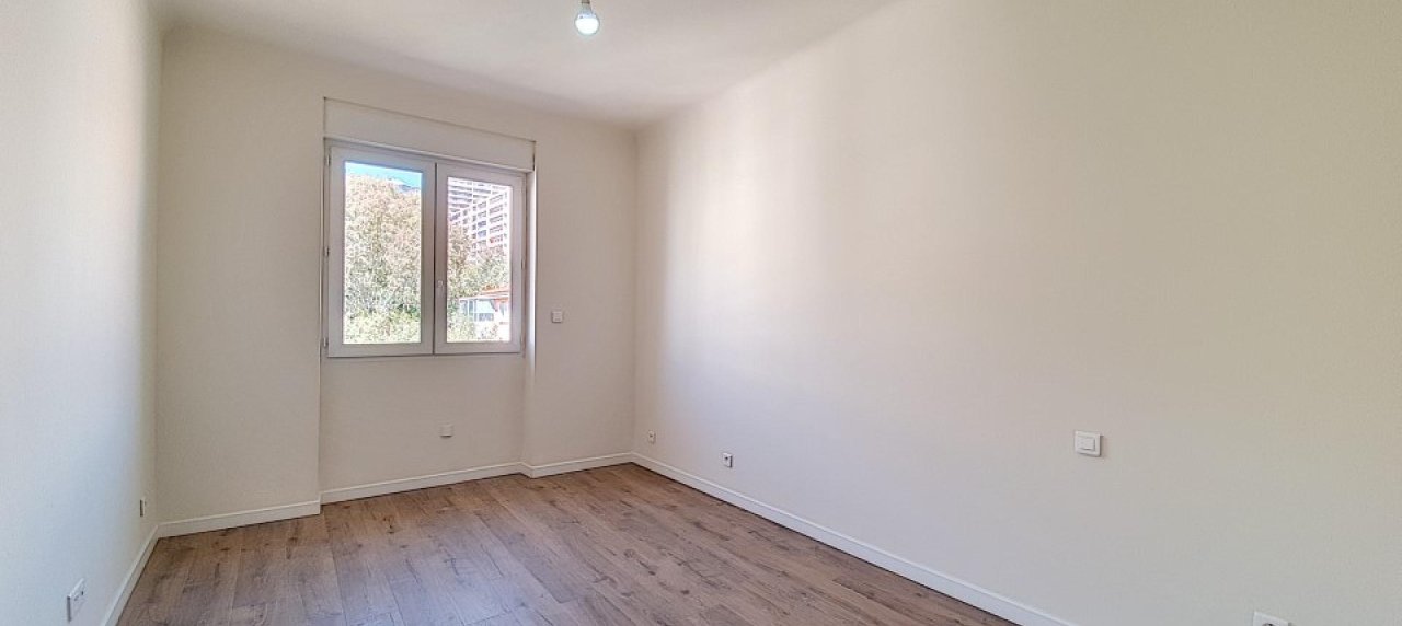 F5 DUPLEX REFAIT A NEUF, MAGNIFIQUE VUE SUR LA MER, PROCHE PLAGE ET COMMODITES