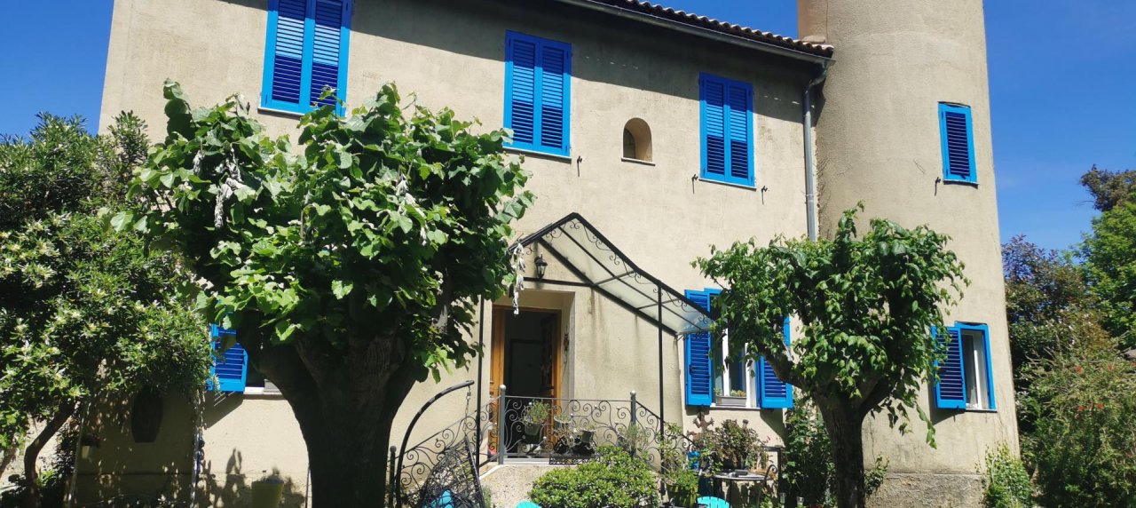 CHATEAU A VENDRE VICO 