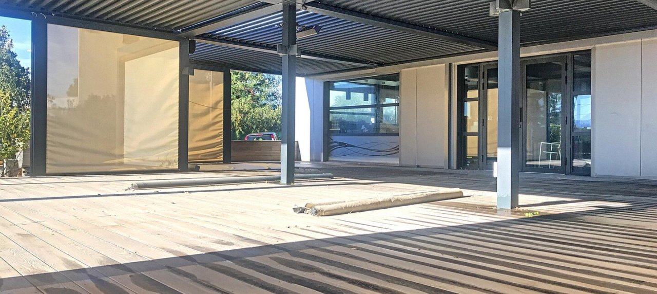 Baléone - Ajaccio: Vente murs d'un local commercial de 316 m² - Emplacement n°1 