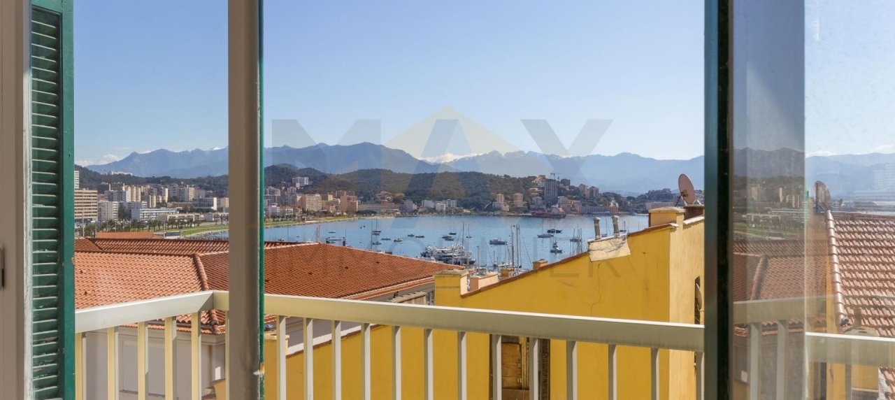 F3 à vendre avec vue mer et grande terrasse montée Saint Jean - Ajaccio