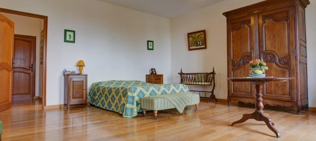 En Corse, à Ajaccio, vente d'une villa de 350 m² avec piscine et vue mer