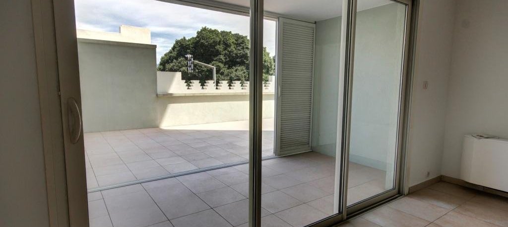 F4 cours Napoléon loggia