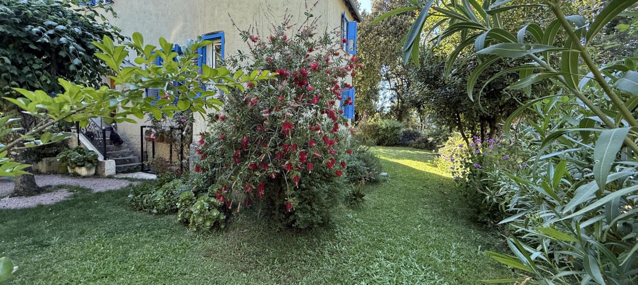CHATEAU A VENDRE VICO 