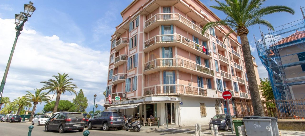 F4 à vendre vue mer à proximité de la plage du TROTTEL - Ajaccio