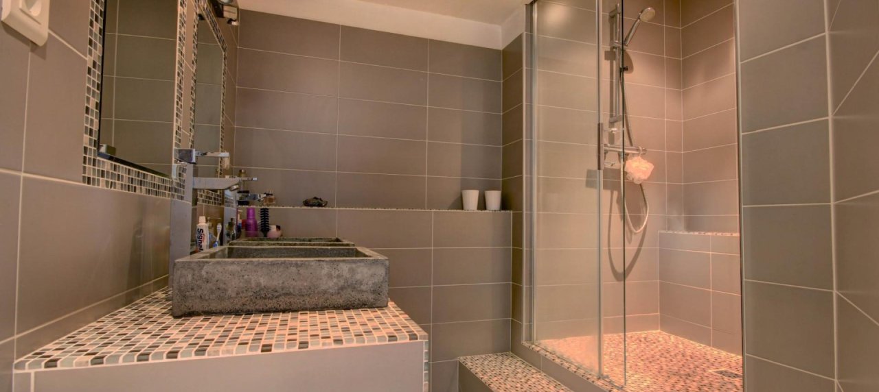 A Ajaccio, appartement F3 à vendre entièrement rénové