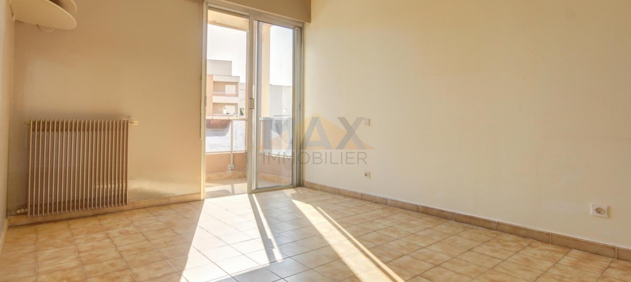En Corse, à Ajaccio, Vente d'un F3 de 78 m² au 1er étage, proximité immédiate de toutes les commodités