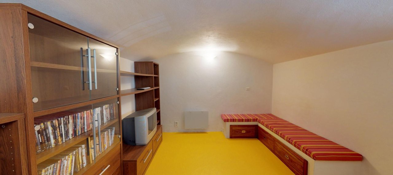 A Ajaccio, hyper centre, Vente d'un appartement F3-4 d'une superficie de 100 m² - Belle hauteur sous plafond