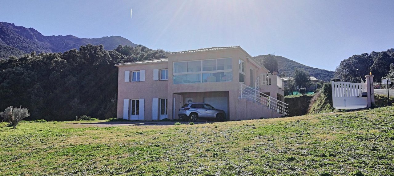 Une maison de village à Petreto, très beau volumes, idéal gîte ou famille nombreuse