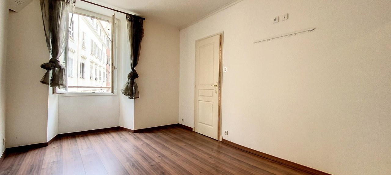 F4 A VENDRE - 6 RUE FESCH