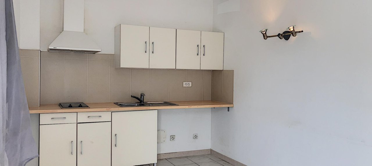 Vente de murs d'un local commercial de 213 m² - Mezzavia / Ajaccio