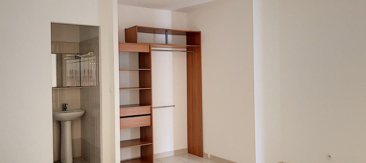 Vente de murs d'un local commercial de 213 m² - Mezzavia / Ajaccio