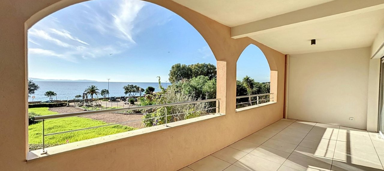 F3 avec terrasse à vendre à Ajaccio, Route des Sanguinaires