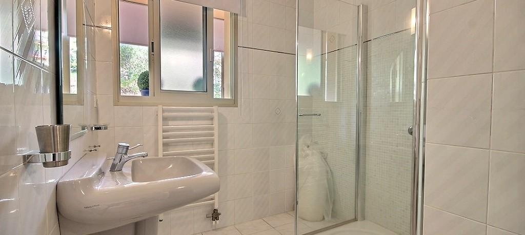 Salle de bain, A vendre, appartement F3, Salario à Ajaccio en Corse