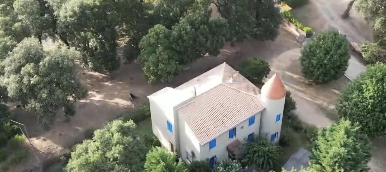 CHATEAU A VENDRE VICO 
