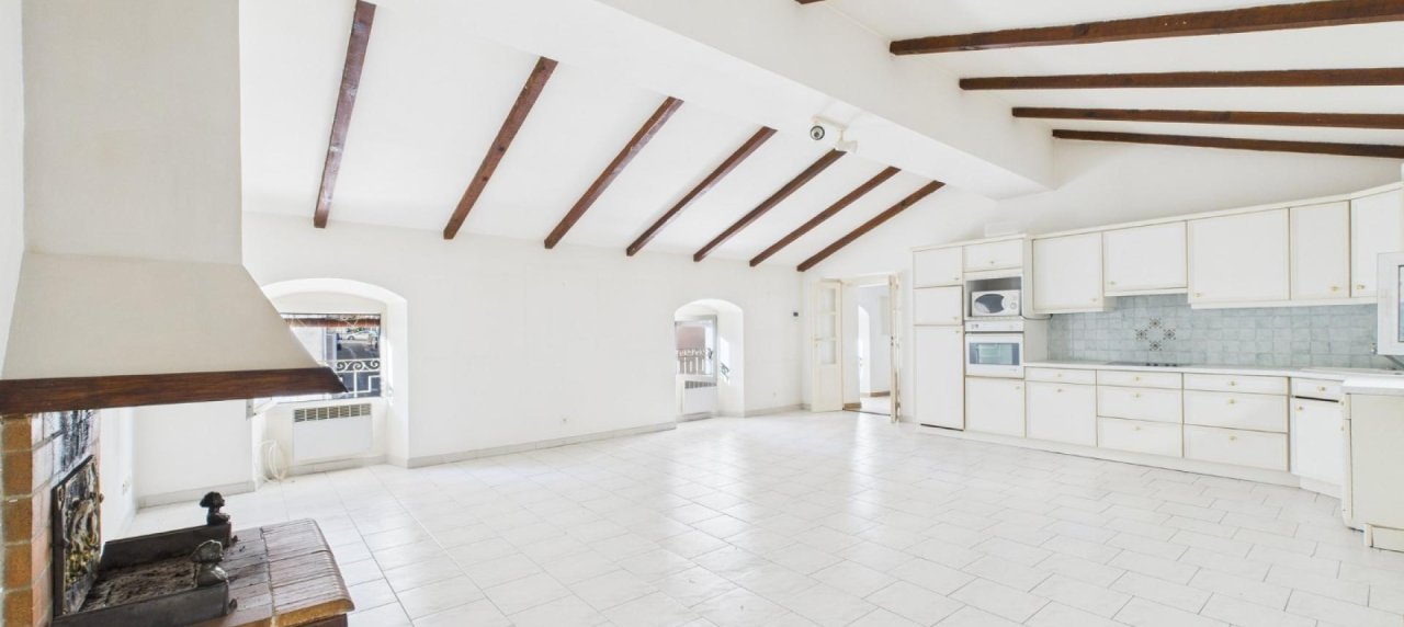 STUDIO A VENDRE 64 RUE FESCH AJACCIO