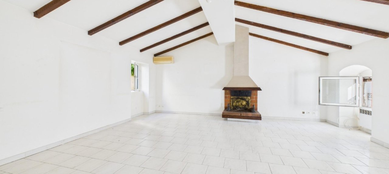 STUDIO A VENDRE 64 RUE FESCH AJACCIO
