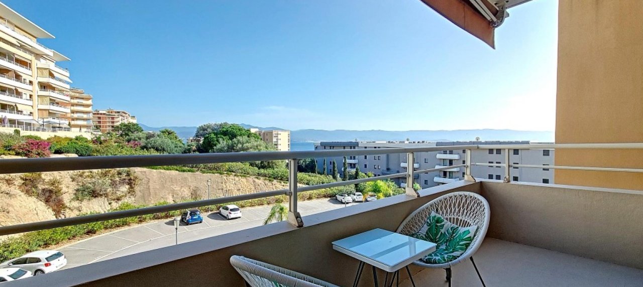 F2 MEUBLÉ IMM LAVEZZI TERRASSE