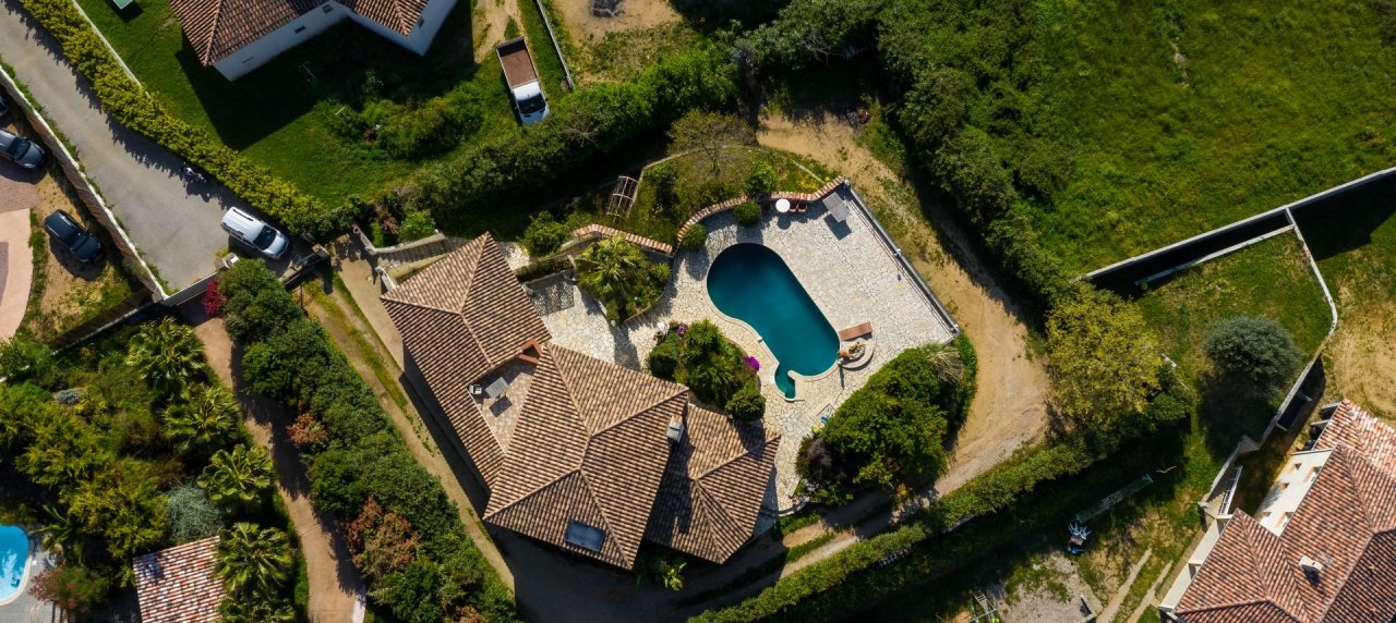 Une Villa avec piscine et dépendance à vendre-Bastelicaccia