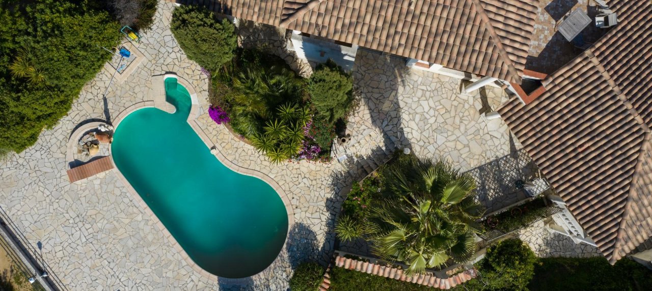 Une Villa avec piscine et dépendance à vendre-Bastelicaccia