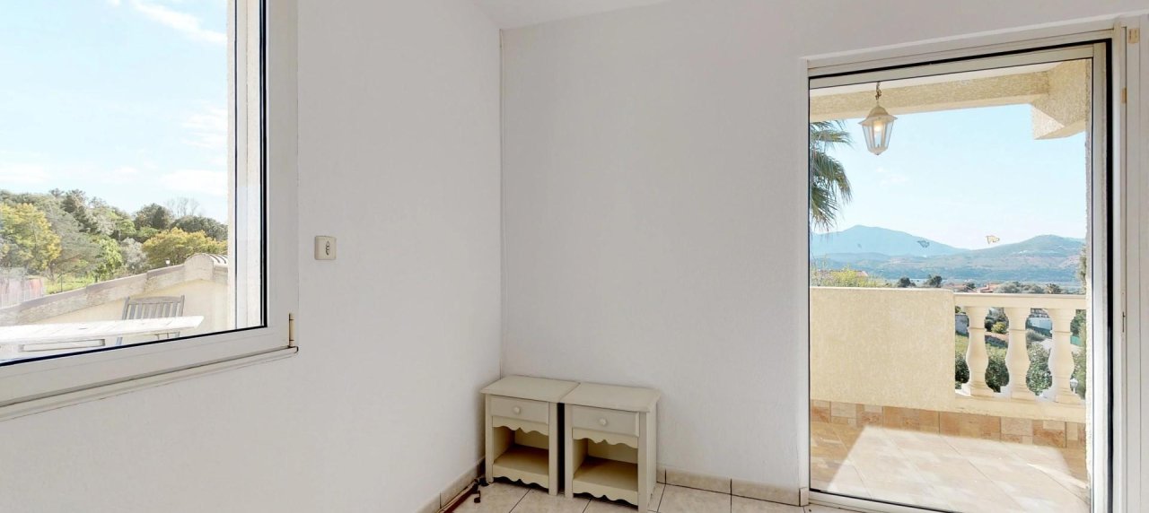 Une Villa avec piscine et dépendance à vendre-Bastelicaccia