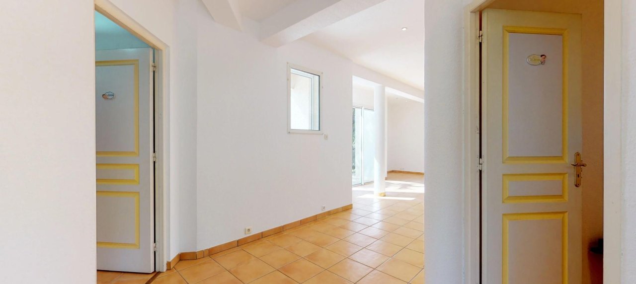 Une Villa avec piscine et dépendance à vendre-Bastelicaccia