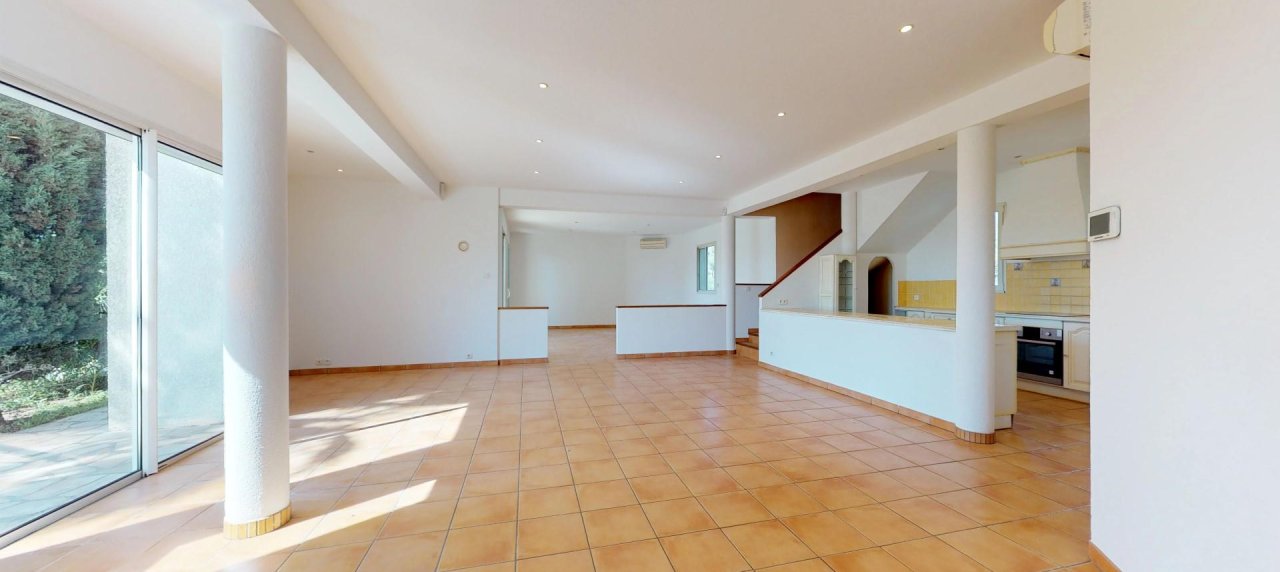 Une Villa avec piscine et dépendance à vendre-Bastelicaccia