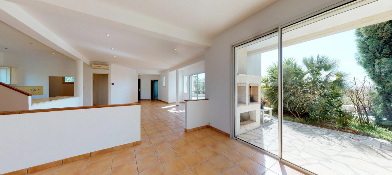 Une Villa avec piscine et dépendance à vendre-Bastelicaccia