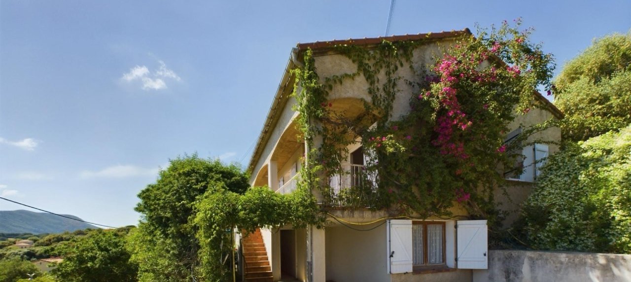 Villa F5+F3 à vendre près d'Ajaccio à Afa