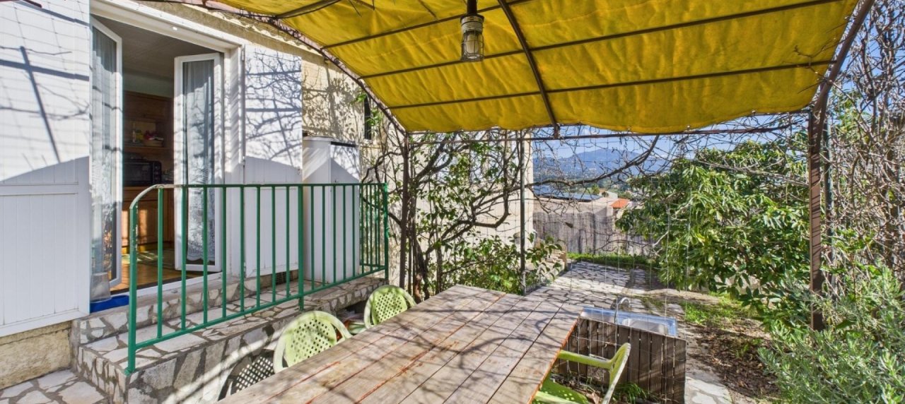 MAISON A VENDRE A CONFINA