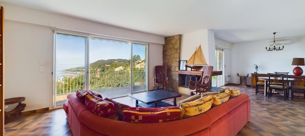 Villa F4 vue mer à vendre à Tiuccia près d'Ajaccio
