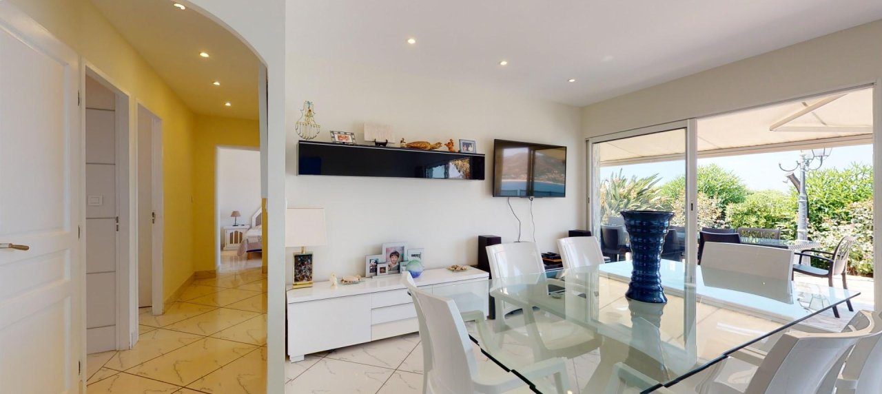 Villa à vendre proche Ajaccio bord de mer Costi di Villanova