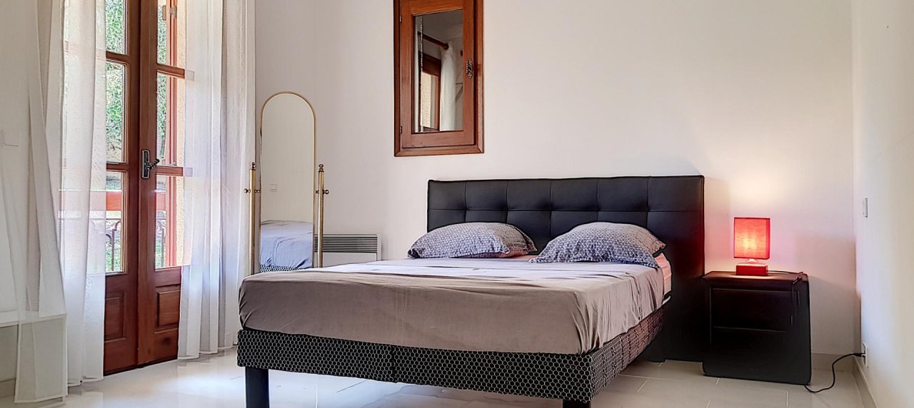 A louer villa Salario chambre lit noir