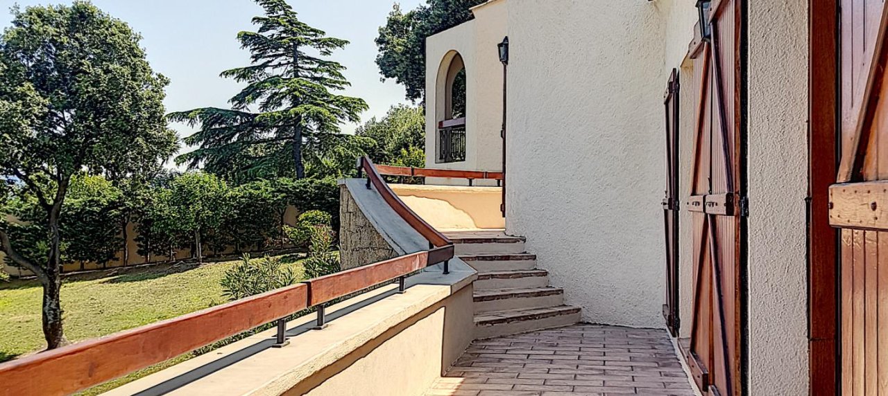 A louer villa Salario vue escalier exterieur coté