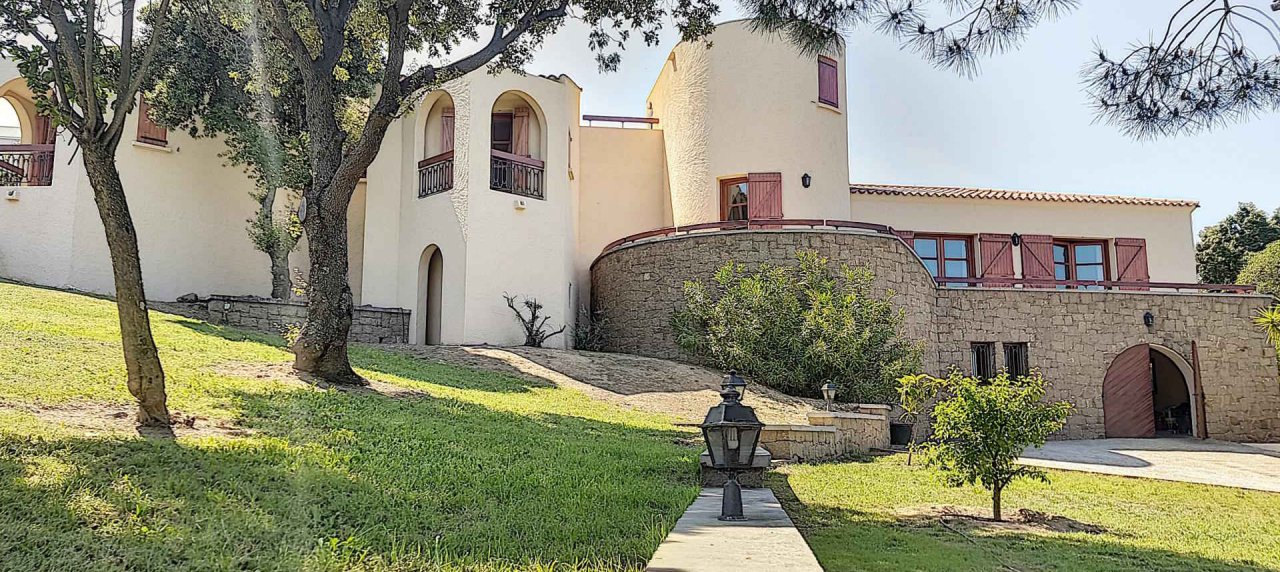 A louer villa Salario vue maison et jardin