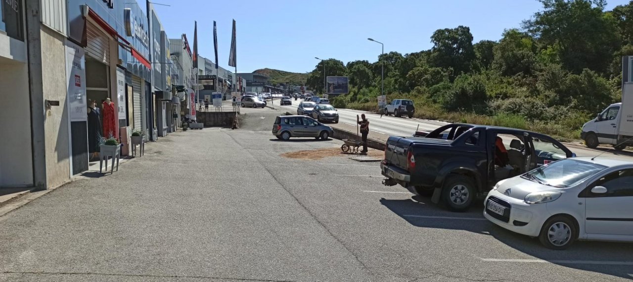 Local montée Stiletto parking